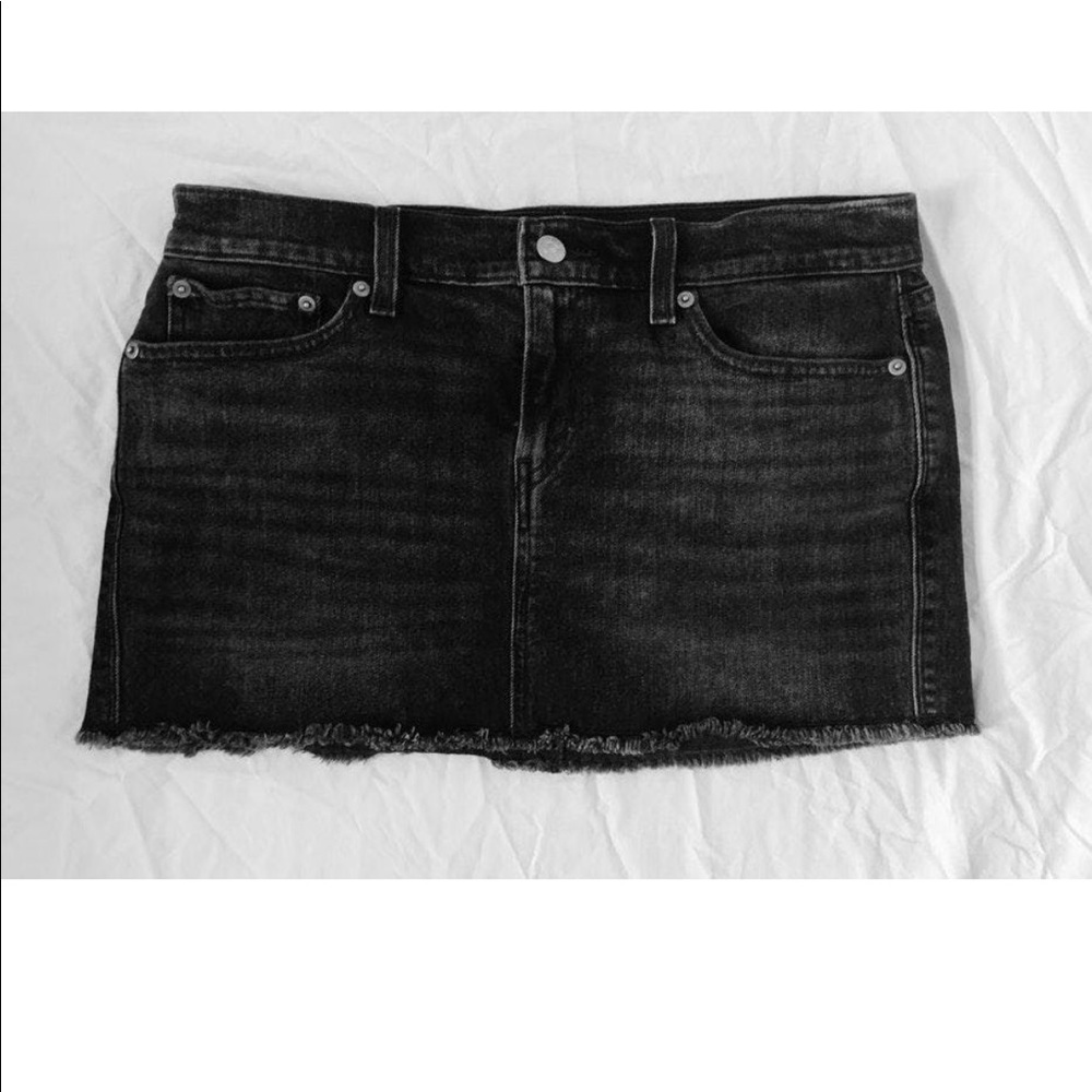Levi’s mini skirt